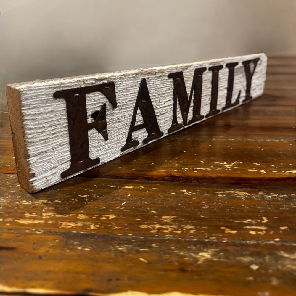 Rustic Family Sign Decor - Picture 6 of 9